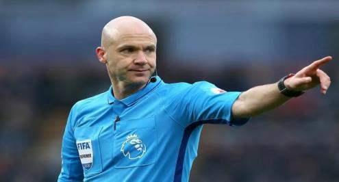 أنطوني تايلور يدير نهائي الدوري الأوروبي.. وحكم إسباني لموقعة "المؤتمر"